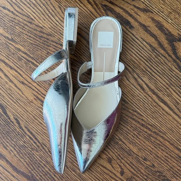 B12 Dolce Vita Women’s 10W Kanika Low Wide Metallic Silver Mules - Picture 3 of 6